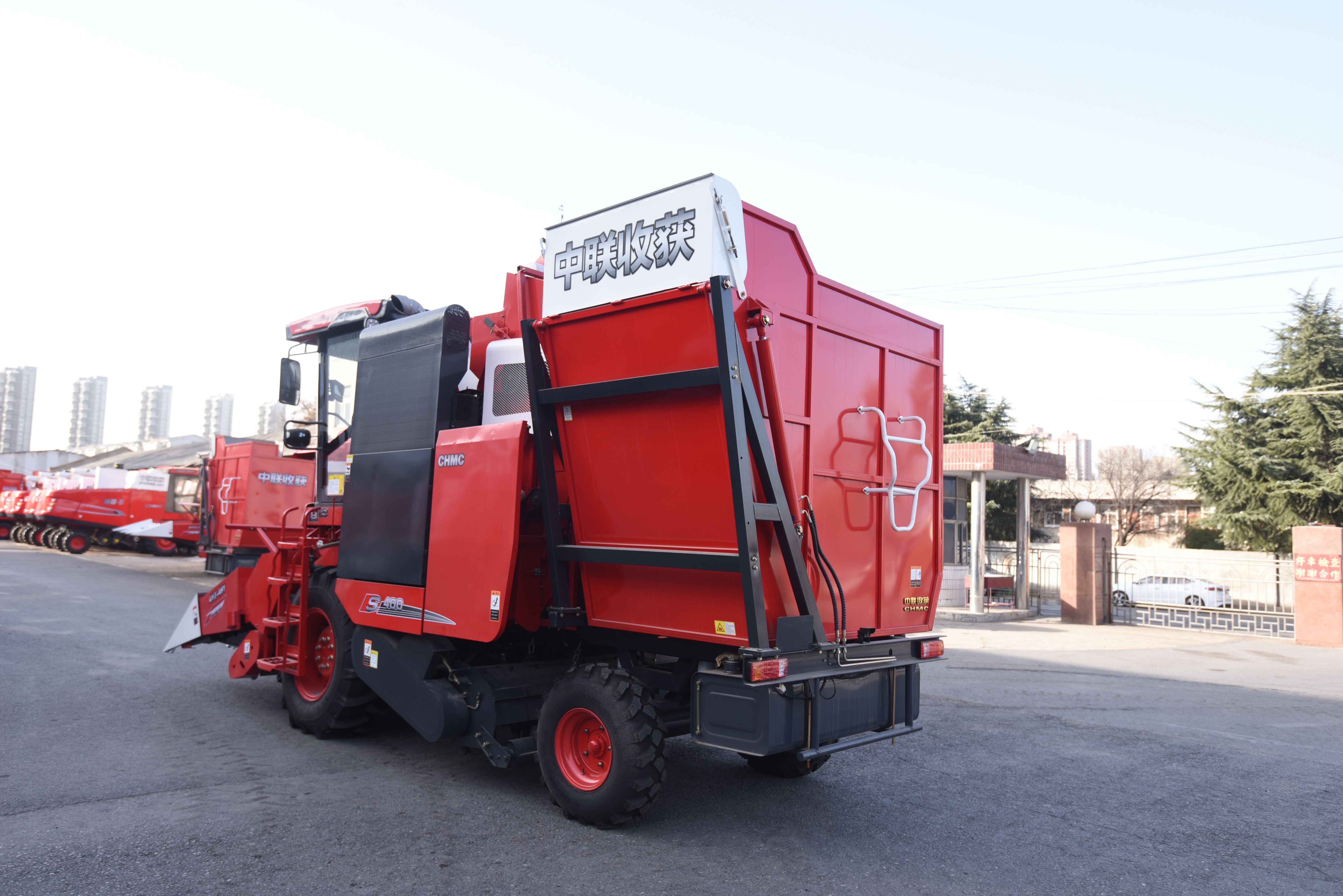 Super-powerful and Latest Model of Large Corn Harvester For Farms Fully Automatic(图3) Super-powerful and Latest Model of Large Corn Harvester For Farms Fully Automatic(图3)