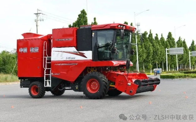 Veteran Machinery Operator Master Zhang from Runan: Zhonglian Harvest Wins Wide Market Recognition with Unmatched Strength(图1) image.png